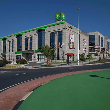 Ibis Styles 4* آكورونيا