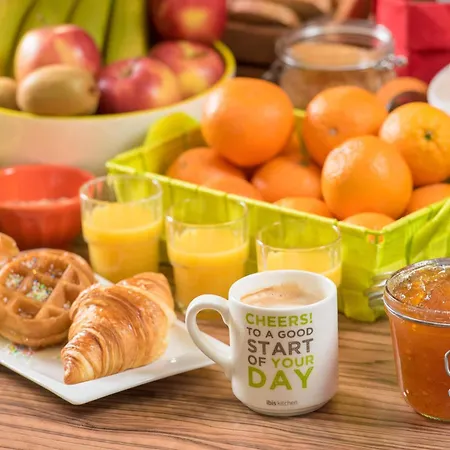 Ibis Styles 4* آكورونيا