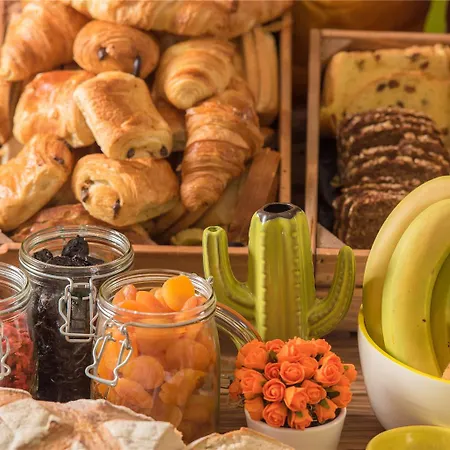 Ibis Styles 4* א-קורוניה