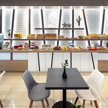Ibis Styles 4*